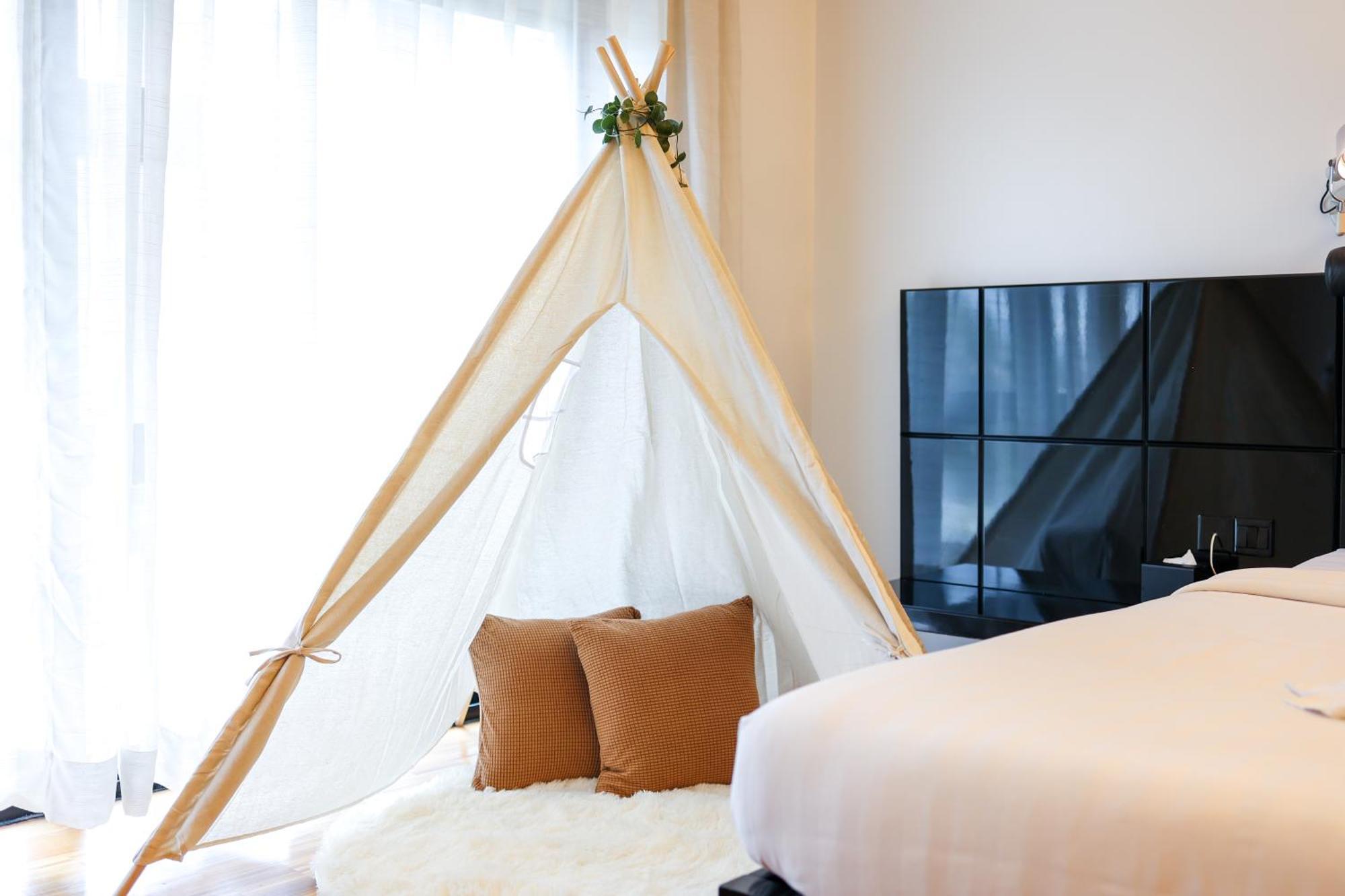 Premium Tent Room